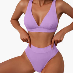 Geripptes Damen-Bikini-Set mit breiten Trägern für den Sommer in Lila
