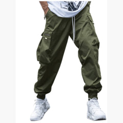 Herren-Cargo-Joggerhose mit Kordelzug und elastischen Bündchen in Armee Grün