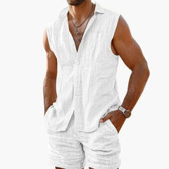 Herren Set mit ärmellchem Hemd und Shorts für den Sommer in Weiß