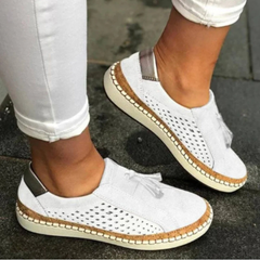 Karin | Damen Perforierte Slip-On Casual Sneakers in Weiß