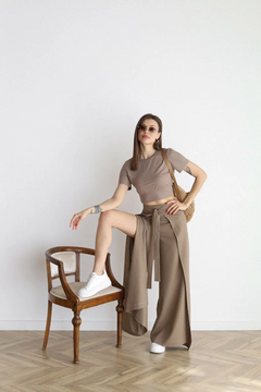 Stella | Weite Leinenhosen mit Spitze in Mokka
