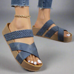 Ariana | Geflochtene Plateausandalen mit orthopädischem Komfort in Blau