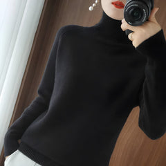 Nerys - Rollkragenpullover in Schwarz