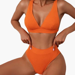 Geripptes Damen-Bikini-Set mit breiten Trägern für den Sommer in Orange