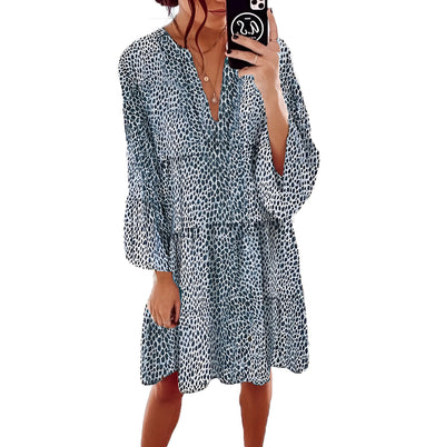 Tegan - Kleid mit V-Ausschnitt und Leopardenmuster