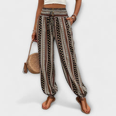 Scarletta – Weite Hose mit Ethno-Muster in Braun