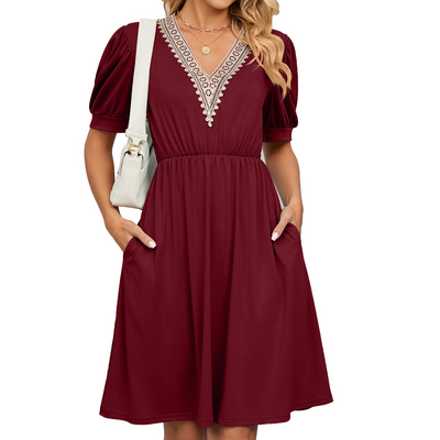 Adele - Lässiges Kleid mit V-Ausschnitt