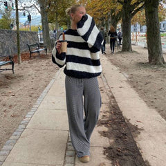 NORVI™ | Gestreifte Hosen in Schwarz
