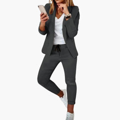 Lounge-Set für Frauen - Blazer mit Jogginghose und Kordelzug in Grau
