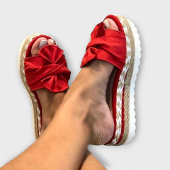 Seina – Bequeme Sandalen mit Schleifendetail in Rot