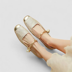 Natascha | Damen Riemen Detail Niedriger Absatz Schuhe in Beige