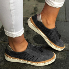 Karin | Damen Perforierte Slip-On Casual Sneakers in Schwarz
