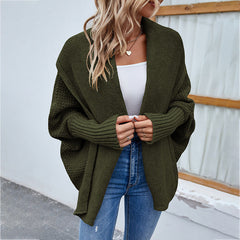 Livia - Modischer Cardigan in Armeegrün