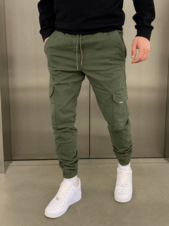 Max | Cargo Hose in Armeegrün