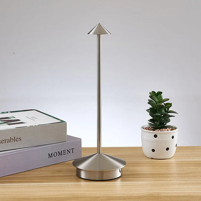 PointLight - Elegante Tischlampe