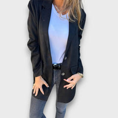 Eloise – Weicher Blazer-Cardigan in Camel in Schwarz