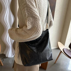 Charmante Vintage-Ledertasche mit Schulterriemen | Tamar's Vintage Charm in Schwarz