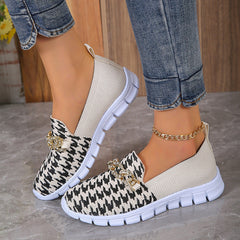 Renata® | Modische Schuhe mit Hahnentrittmuster und Ketten-Netz in Beige