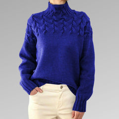 Rollkragenpullover mit Twist-Details – Elegante Wärme mit moderner Raffinesse in Dunkelblau