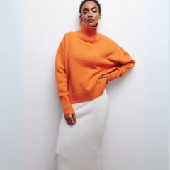 Kurzarm-Rollkragenpullover – Kühne Eleganz mit modernem Flair in Orange