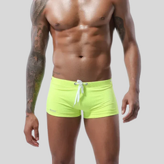 Sandro™ | Der eng anliegende Badeanzug für einen sicheren und stilvollen Sommer in Neongrün