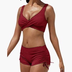 Twist-Bikini-Top mit Shorts - Damen Zweiteiler für den Sommer in Burgundisch