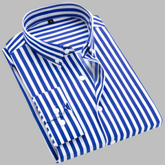 Herrenhemd aus kariertem Oxford-Material in Dunkelblau