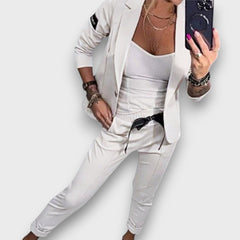 Verena – Moderner Blazer-Zweiteiler in Weiß
