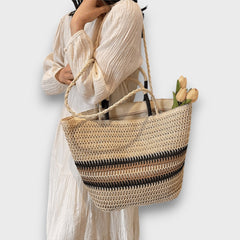 Noelle – Gestreifte Strohtasche für den Sommer in Beige