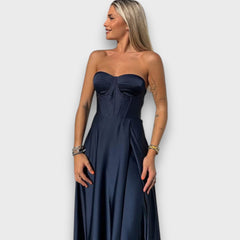 Victoria – Schulterfreies Abendkleid mit Rückenschnürung in Dunkelblau