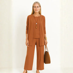 Kirsten | Damen Minimalistisches Dreiteiliges Lounge Set in Hellbraun