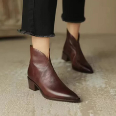 Zabrina – Lederstiefeletten Mit Spitzer Zehenpartie in Braun