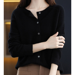 Damen Strickjacke mit O-Ausschnitt aus reiner Merinowoll in Schwarz
