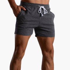 Gestreifte Shorts mit Kordelzug - für Herren im Sommerstil in Grau