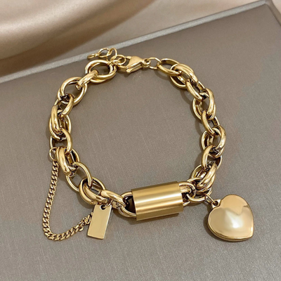 Julia - Goldenes Herzarmband