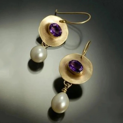 Leokadia – Amethyst-Perlenohrringe