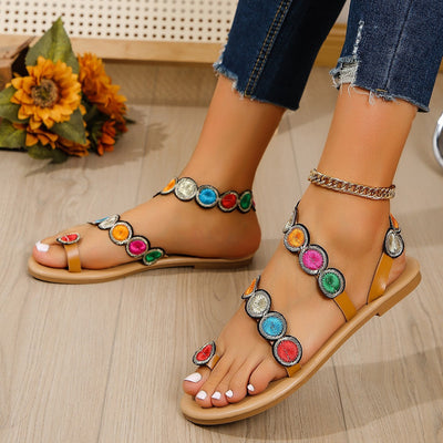 Reina® | Modische flache Sandalen mit Pfauenstickerei-Muster