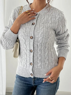 STRICK KABEL CARDIGAN | ELEGANTER WARMHALTER in Hellgrau