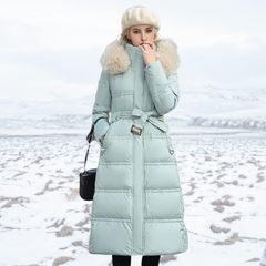 Jacqueline - Elegante Winterjacke für Damen in Hellblau mit beigem Kragen