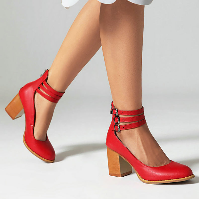 Caa  | Glatte Sandalen mit Knöchelriemen und Keilabsatz