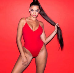 Kelly® | Schnappender Badeanzug in Rot