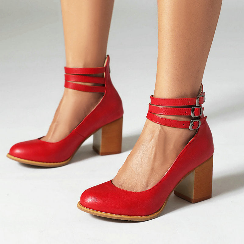 Caa  | Glatte Sandalen mit Knöchelriemen und Keilabsatz