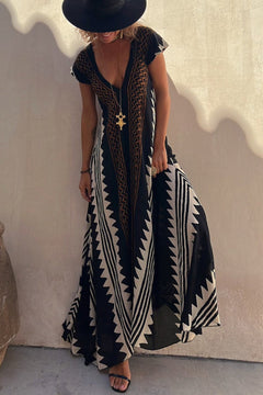 Alya™ – Damen Kleid mit Lebhaften Aztekenmustern für Sommerkomfort in Schwarz