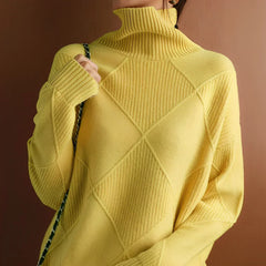 Rauten-Rollkragenpullover – Raffinierte Wärme mit modernem Stil in Gelb