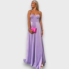 Victoria – Schulterfreies Abendkleid mit Rückenschnürung in Helllila