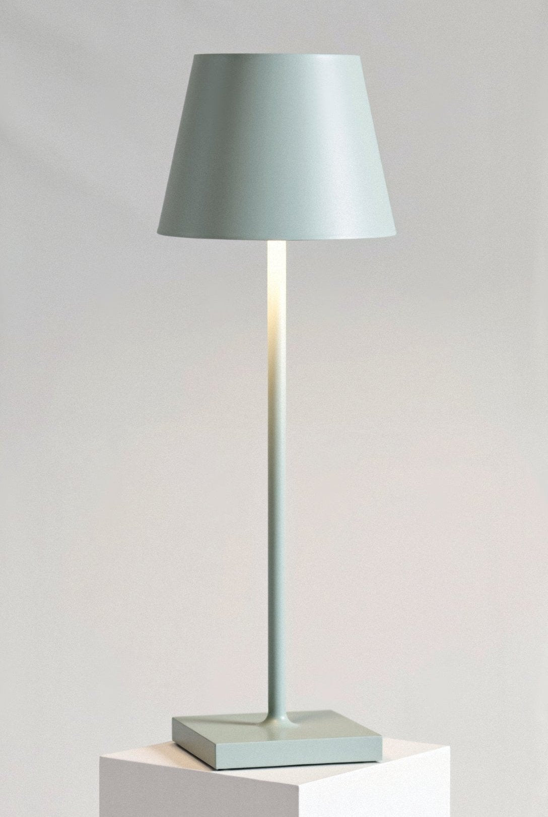 Vespera - Hohe Tischlampe mit Dimfunktion