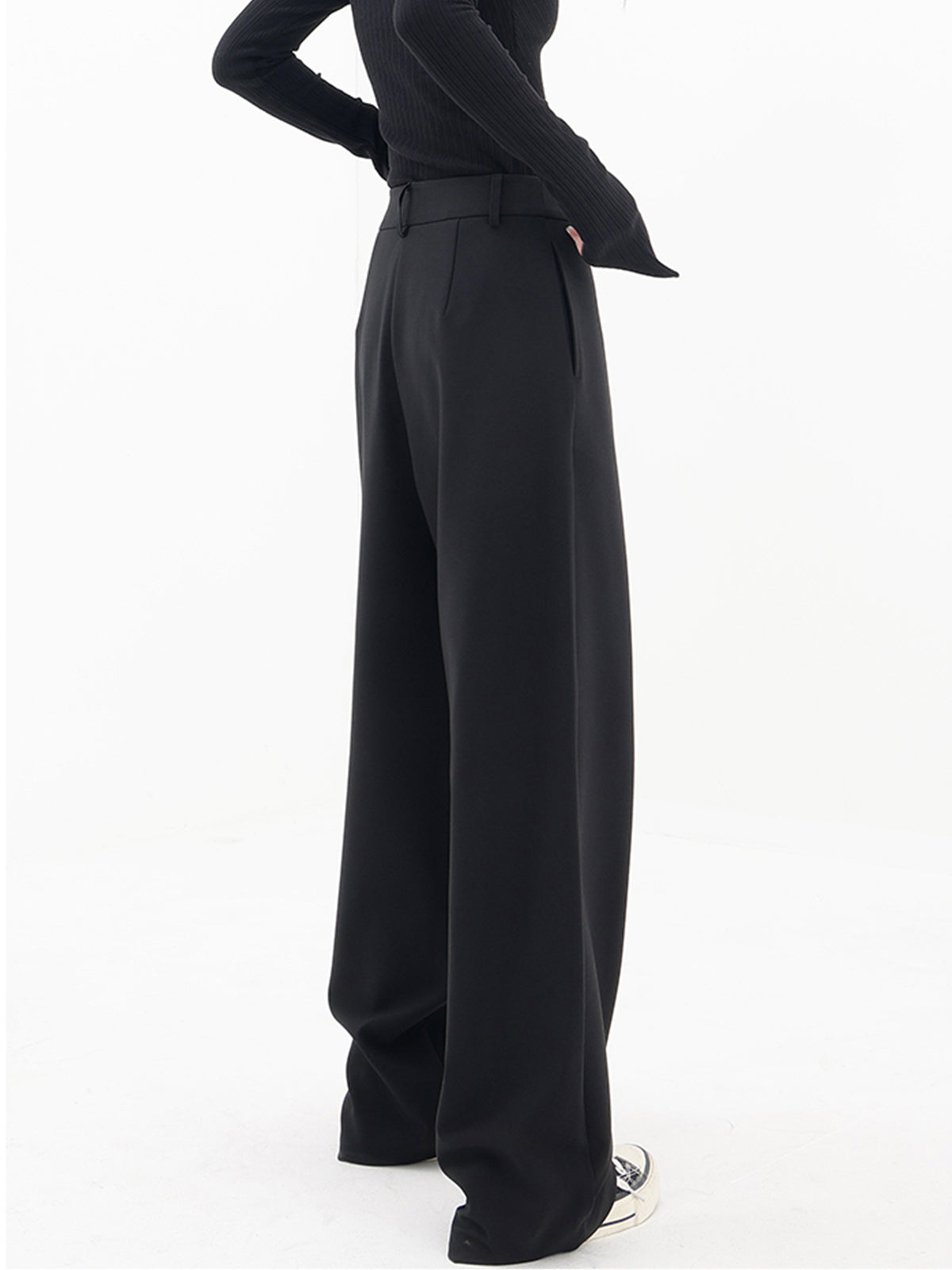 Charlotte - Asymmetrische Baggy-Hose
