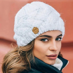 Benilde | Elegante Damen Wintermütze in Weiß