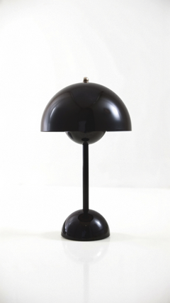 Veluce - Elegante Tischlampe in Schwarz