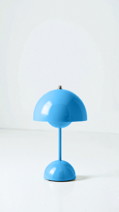 Veluce - Elegante Tischlampe in Blau